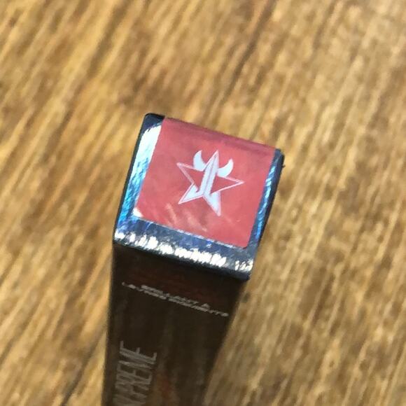 Jeffree Star Supreme Full Pigment Lip Gloss in Brilliant Shade Matte Bright Red - Picture 4 of 6